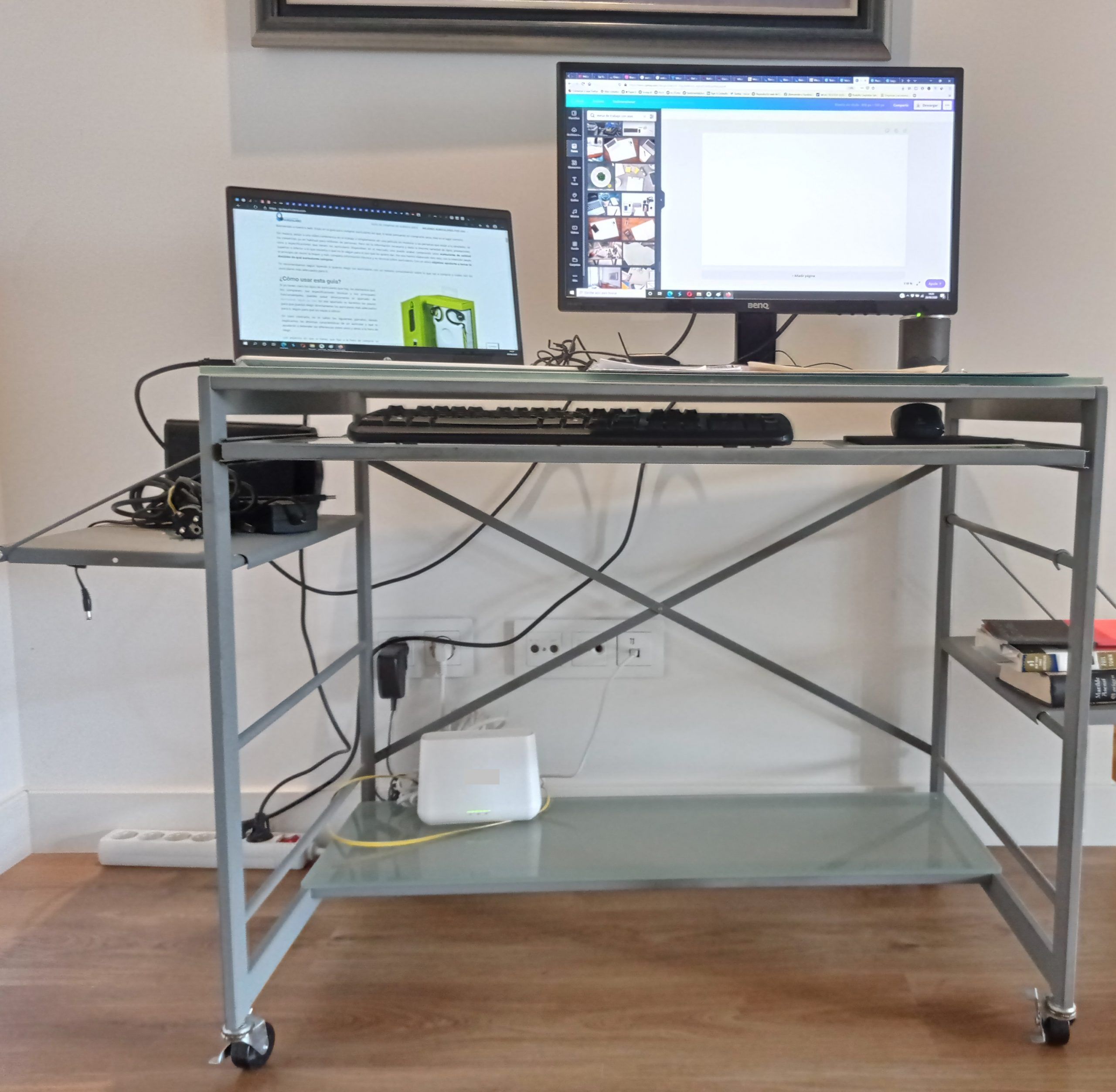 Mesa metálica de trabajo con alas